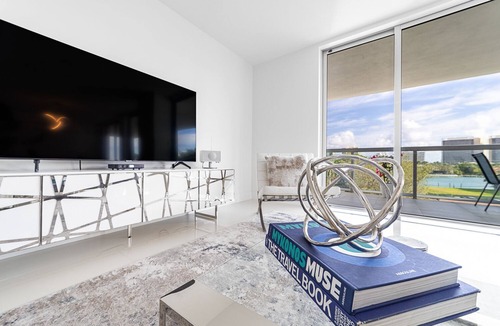 Bay Harbor Islands Apartment | Magical 2BR, 2.5BA Apartment | Bay Harbor Islands Walk to Beach & Rooftop Pool