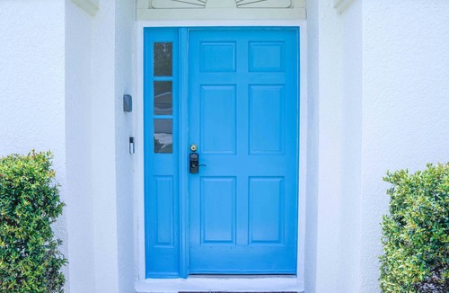 Sunridge Woods House | Magical Villa Oasis with Pool - 9 Miles to Disney! Sleeps 17
