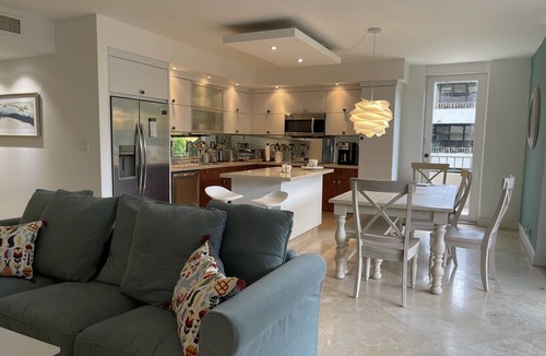 Key Biscayne Condo | Magnificent 3 bedroom key Biscayne condo with pools,Tennis and beach access