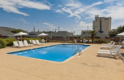 Northeast Virginia Beach House | Mai Kai 6A Condo North End Beach