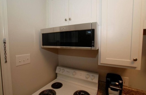 Southwest Raleigh Condo | Main level 1 bedroom condo within walking distance to Village District!