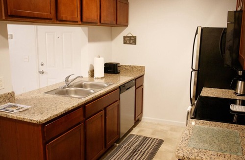 Mount Pleasant Apartment | Main Level 2-bedroom 2-bathroom apartment