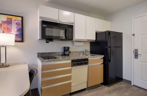 Centennial Hotel | MainStay Suites Denver Tech Center