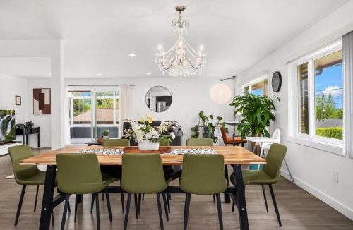 Meadowbrook House | Maple Leaf Modern Retreat with EV Charger