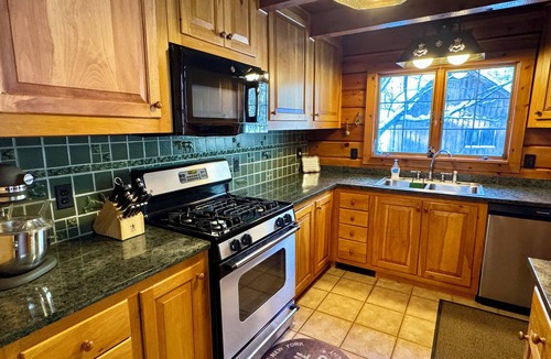 Town of Beekmantown Cabin | Maple Ridge Lodge - A peaceful Rustic getaway