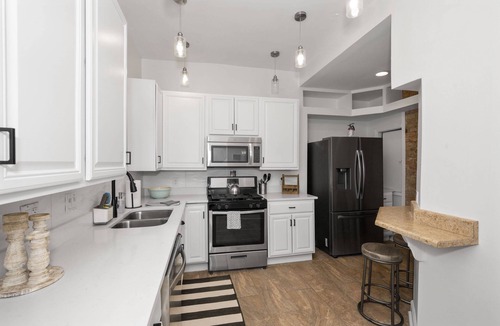 East Price Hill House | Maryland’s Incline Dist By Blackhouse – Historic 2 BDR w/Incredible Views!