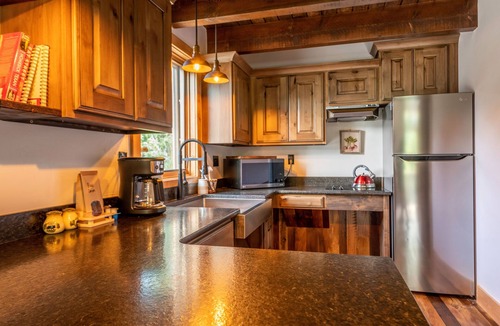 Red Bluff Estates Cabin | Max's Cabin at Tiny Timbers Resort and Spa!