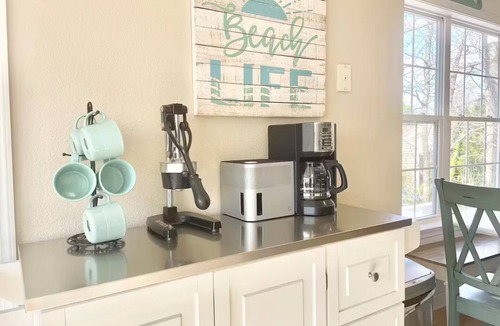 Clearwater Cottage | Mellow Yellow - The Perfect Family Beach Getaway!