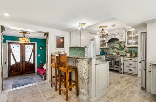 Ocean Cay House | Mermaid House Directly Across from the Beach | Private Pool and Pool House | Tiki Bar