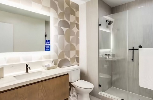 Ojus Hotel | Miami's Best Kept Secret! Rooftop Swimming Pool, Pets Allowed!