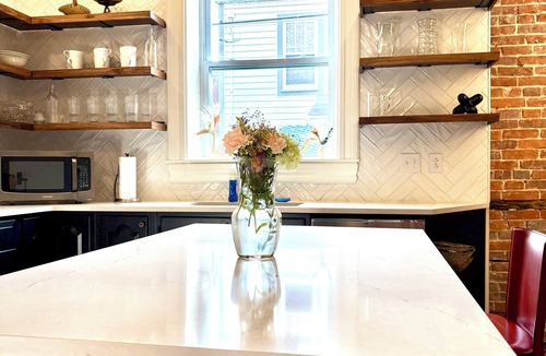 Sharpsburg House | Middle Manor · 4BR, Sleeps 8 · Parking for 8 Cars · 5 Miles to Pittsburgh