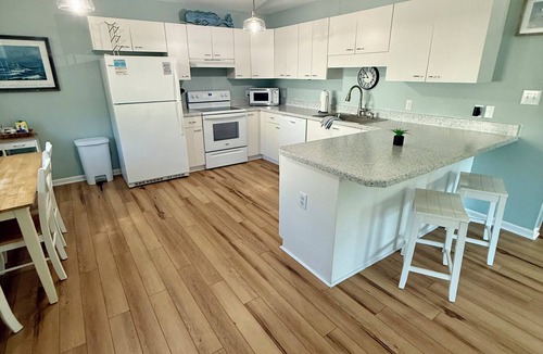 Emerald Isle House | Middle of the Row Duplex, Quiet, and Cozy, 3 bed/2 bath