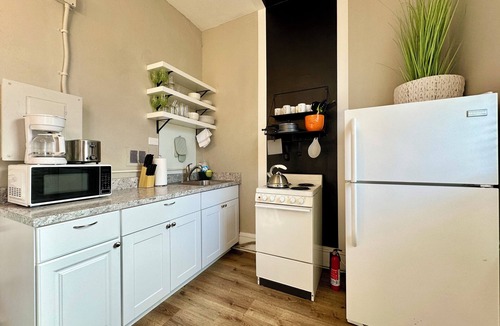 Harrisburg Apartment | Midtown Whimsical Apartment 1 Block To River- Walk To Restaurants!