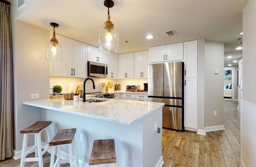 Panama City Beach Hotel | Million dollar views, sleeps 10! Beachfront corner unit @ Grand Panama Resort!