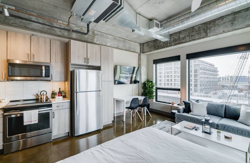 Warehouse District Apartment | MINNeSTAY* Sable 301 - Studio | North Loop | Target Center