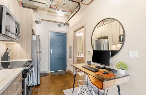 Warehouse District Apartment | MINNeSTAY* Sable 403 | Target Center | North Loop