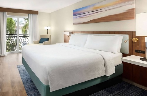 Carlsbad Hotel | Minutes to Legoland California! Parking, Kids Playground, Pool, Pets Allowed!
