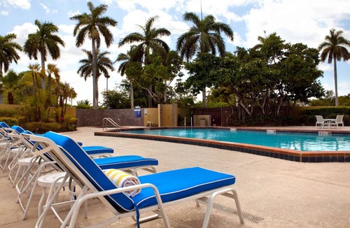 Ludlam Hotel | Minutes to Marlins Park & American Airlines Arena, Pool, Dining