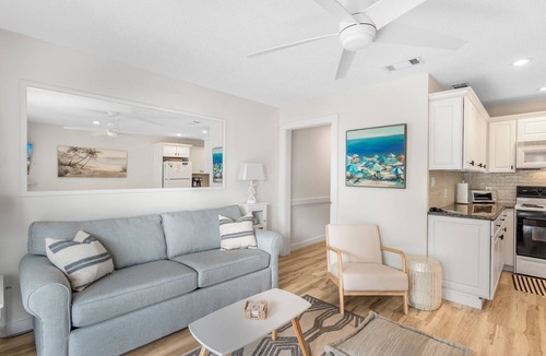 Miramar Beach Condo | Miramar Beach Condo: Pool, Hot Tub, Beach
