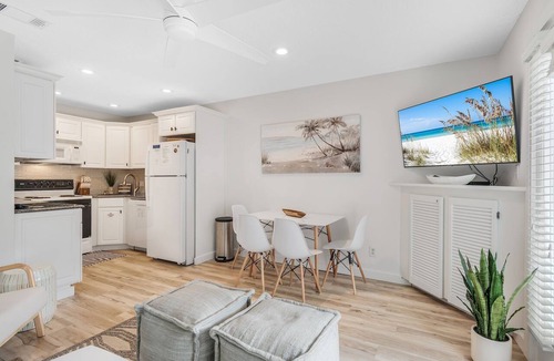 Miramar Beach Condo | Miramar Beach Condo: Pool, Hot Tub, Beach