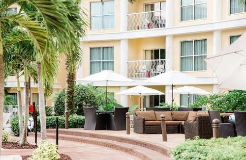 Celebration Apartment | MIRROR WORKOUT Pet-Friendly Apartment near Disney