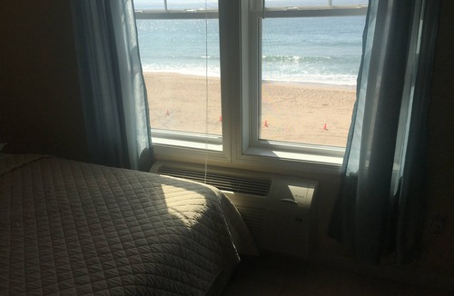 Misquamicut Hotel | Misquamicut Beach Front Inn