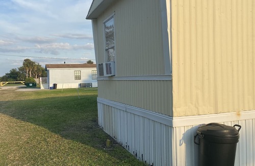 Taylor Creek House | Mobile Home 2/2