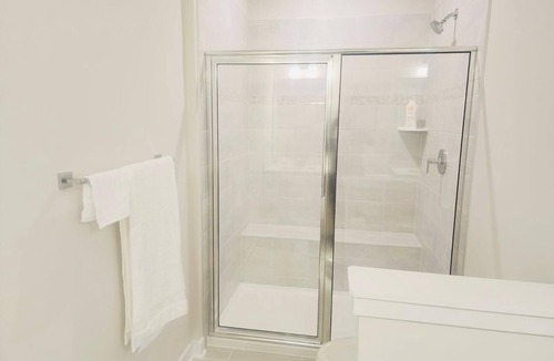 Corbin House | Modern 3-Bedroom Townhome – Perfect Location Near Restaurants & Shopping!