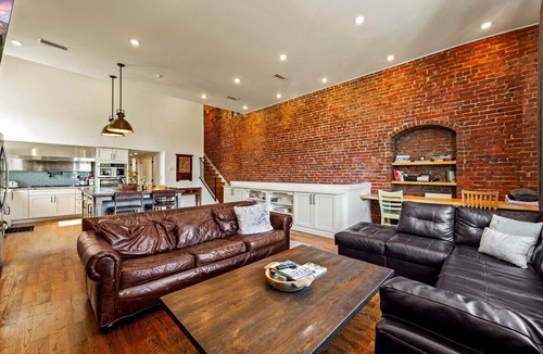 Old City Condo | Modern 3BR Condo | Parking | Walk to Smokies Stadium