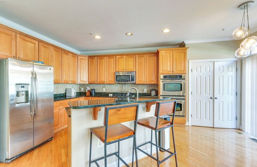 Herndon House | Modern 3BR Townhome | 3 Mi to Dulles & Reston TC