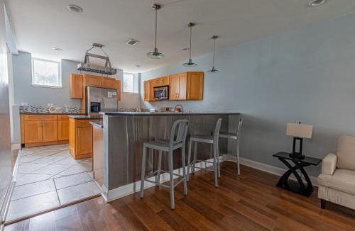 East Liberty House | Modern 7BR Retreat