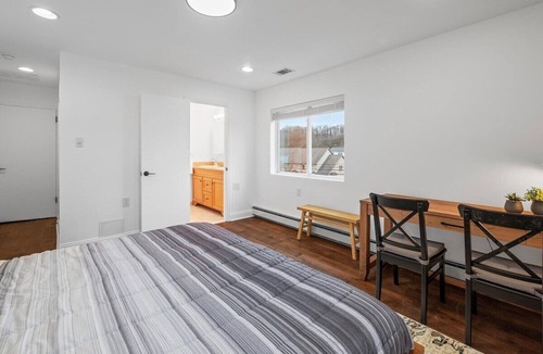 Wexford House | Modern & Accessible 5Bd Home in Wexford/Pittsburgh