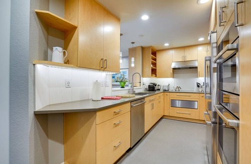 South Addition Condo | Modern Anchorage Condo - Half-Mi to Downtown!