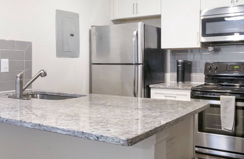 Marietta Apartment | Modern Apartment in Prime Location (ID9298X41)