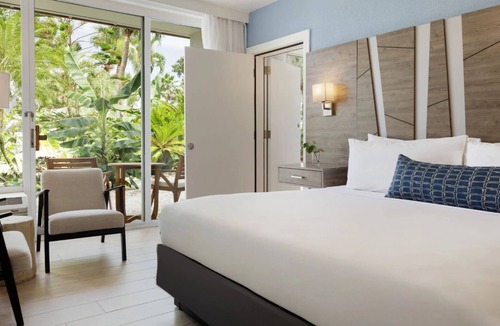 Pinellas Point Hotel | Modern Beach Retreat | Oceanfront Balcony, Marina Dining Near Local Attractions