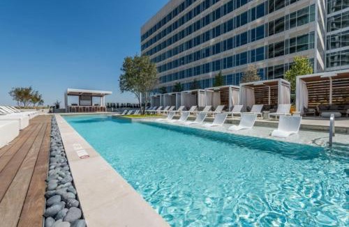 Channel District Apartment | Modern Channelside 1BD Apartment | Close to DT!