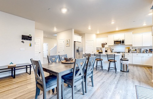 Sultan House | Modern & charming dog-friendly nature retreat with fireplace, patio, AC, & W/D