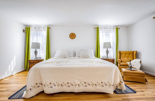 Aspen Hill House | Modern, comfortable home full of lovely craftsmanship, near Glenmont Metro