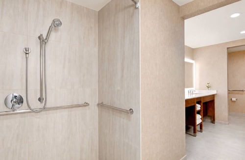 Park Central Hotel | Modern Dallas Stay Near Park Central Mall! 3 Units, Outdoor Pool, Pets Allowed!