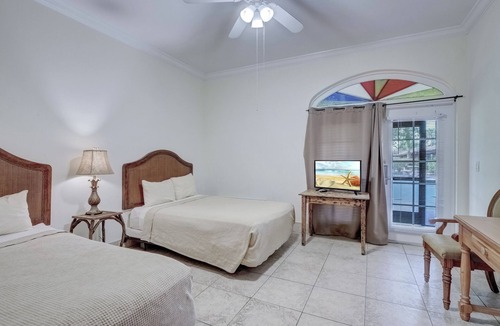 Naples Hotel | Modern Double Room with Wi-Fi, Parking & Amenities