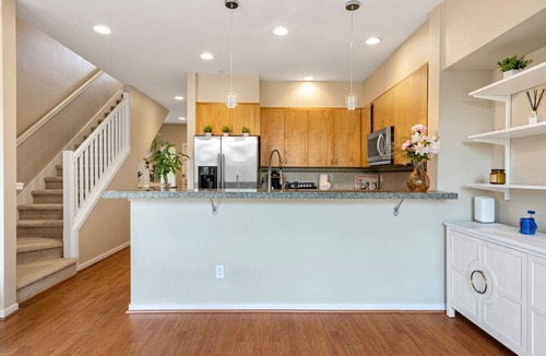 Issaquah Villa | Modern Issaquah 3BR Townhome Near Trails