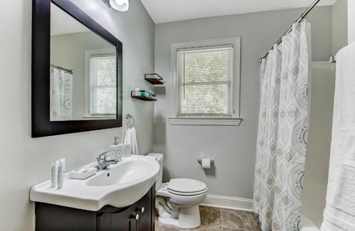 Midtown Apartment | Modern Luxury Apartment 1 mile from Forsyth Park