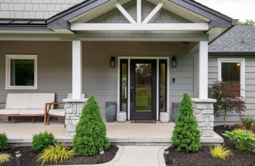 Inglewood House | Modern Music City Oasis Sauna & Spacious Yard