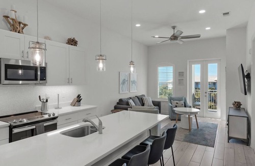 Gulf Place Condo | Modern + New Construction & Gulf Views; 3 Pools & Steps to Beach