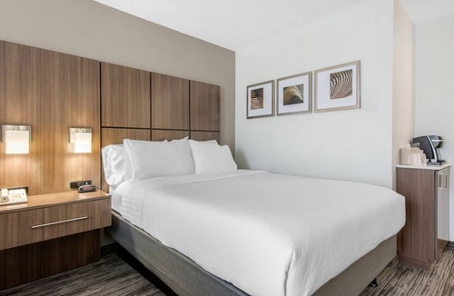 Tropic Hotel | Modern Space Coast Escape | Outdoor Pool | Free Parking | Near Sports & Shopping