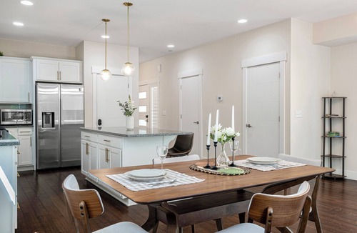 White Center House | Modern & Spacious 5B3.5B House Near Airport & Downtown