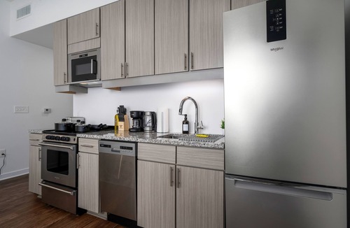 Avondale Apartment | Modern Studio Getaway w/Private Balcony