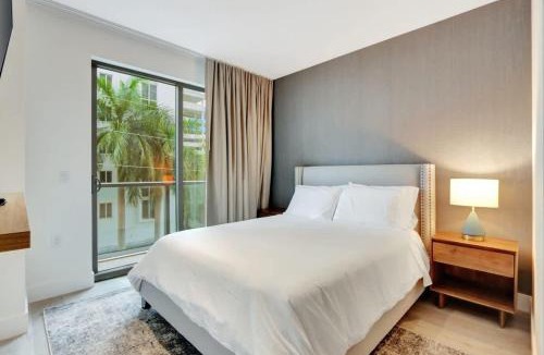 Brickell Hotel | Modern Studio with Balcony Near Brickell & Downtown