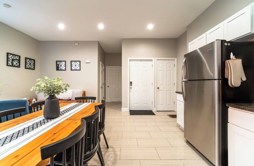 Mill River Apartment | Modern Stylish Unit in Wooster Sq, New Haven - This is a 29-night min booking