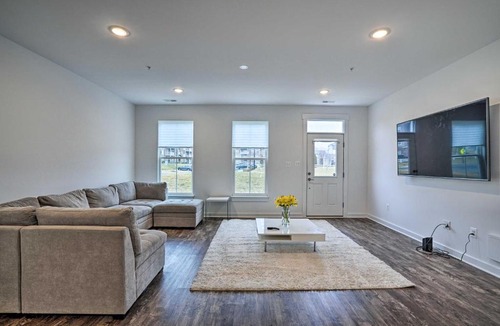 Frederick House | Modern Townhome 4 Mi to Downtown Frederick!
